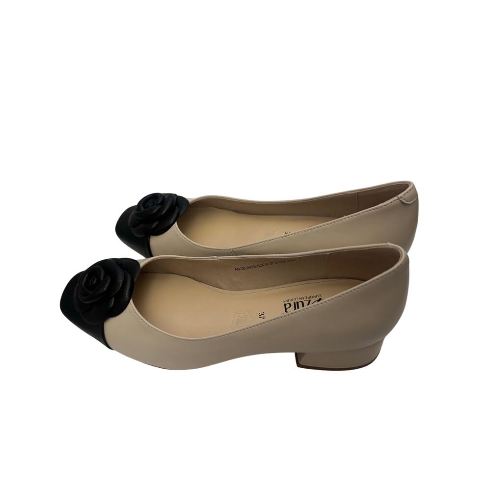 Azura Cap Toe Low Heel Pumps Black Beige Leather Rose Detail EU37 US 6.5-7